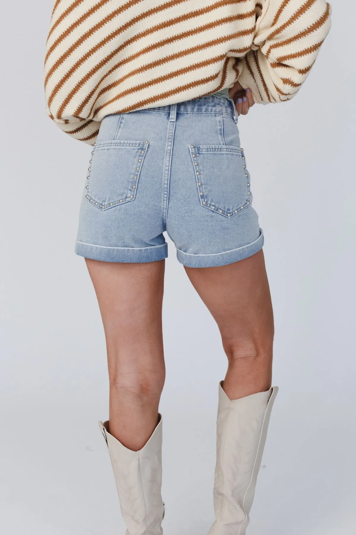 Emma Studded Denim Shorts - Light Wash