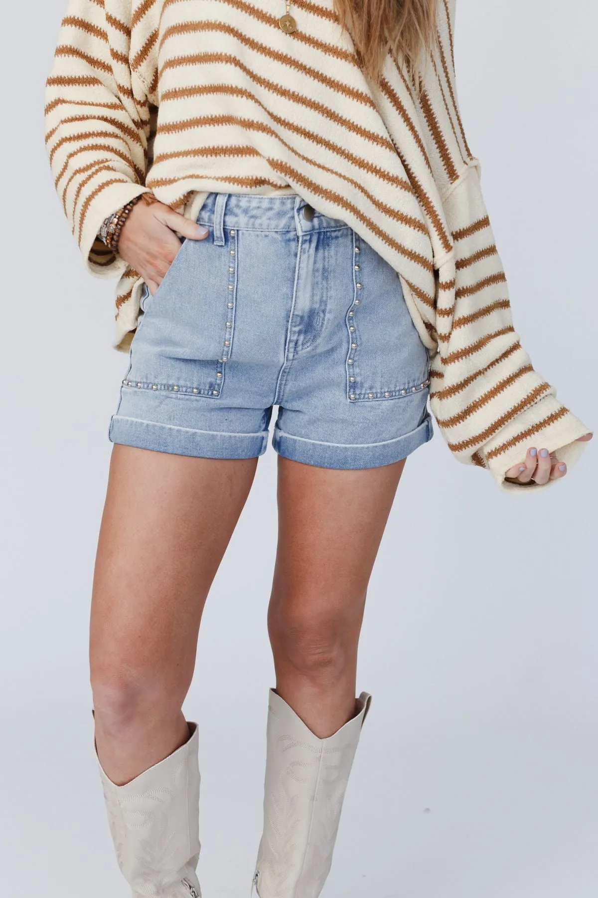 Emma Studded Denim Shorts - Light Wash