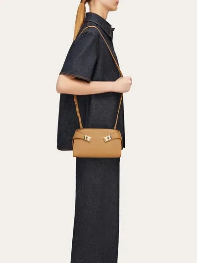 Hug Crossbody Bag in Light Camel