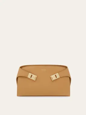 Hug Crossbody Bag in Light Camel