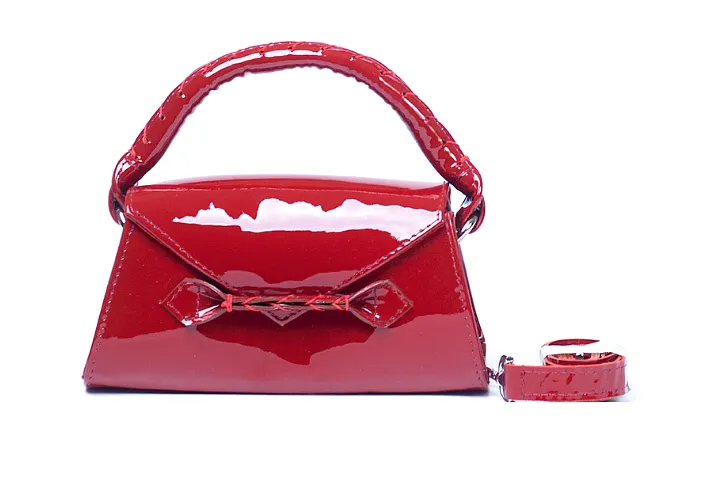 MARTE EGELE RED PATENT ESE PLUS Handwoven Top Handle, Front Closure Strip, and magnetic closure Handbag