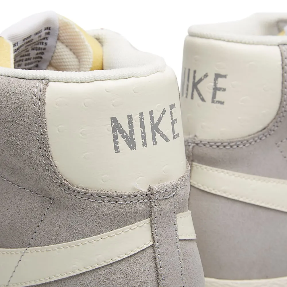 Nike Blazer Mid PRM VNTGWolf Grey, Sail & White