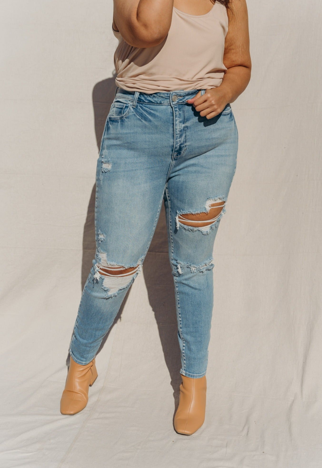 SIZE 22 PLUS SIZE Fallon Distressed Skinny Jeans